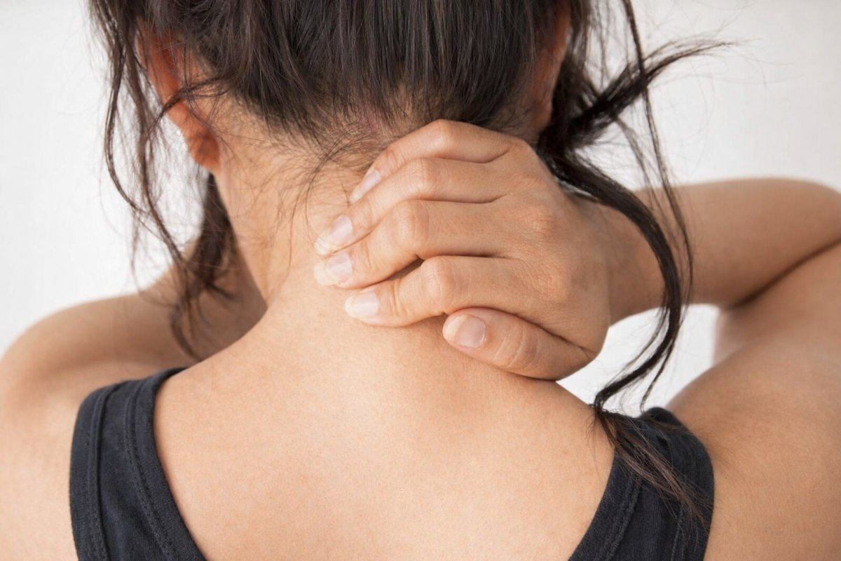 Чому болить шия після сну